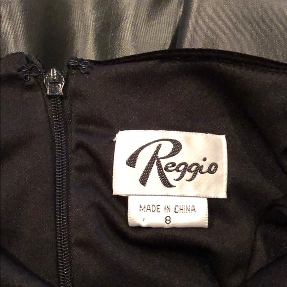 Ladies Gown - Picture 5 of 6